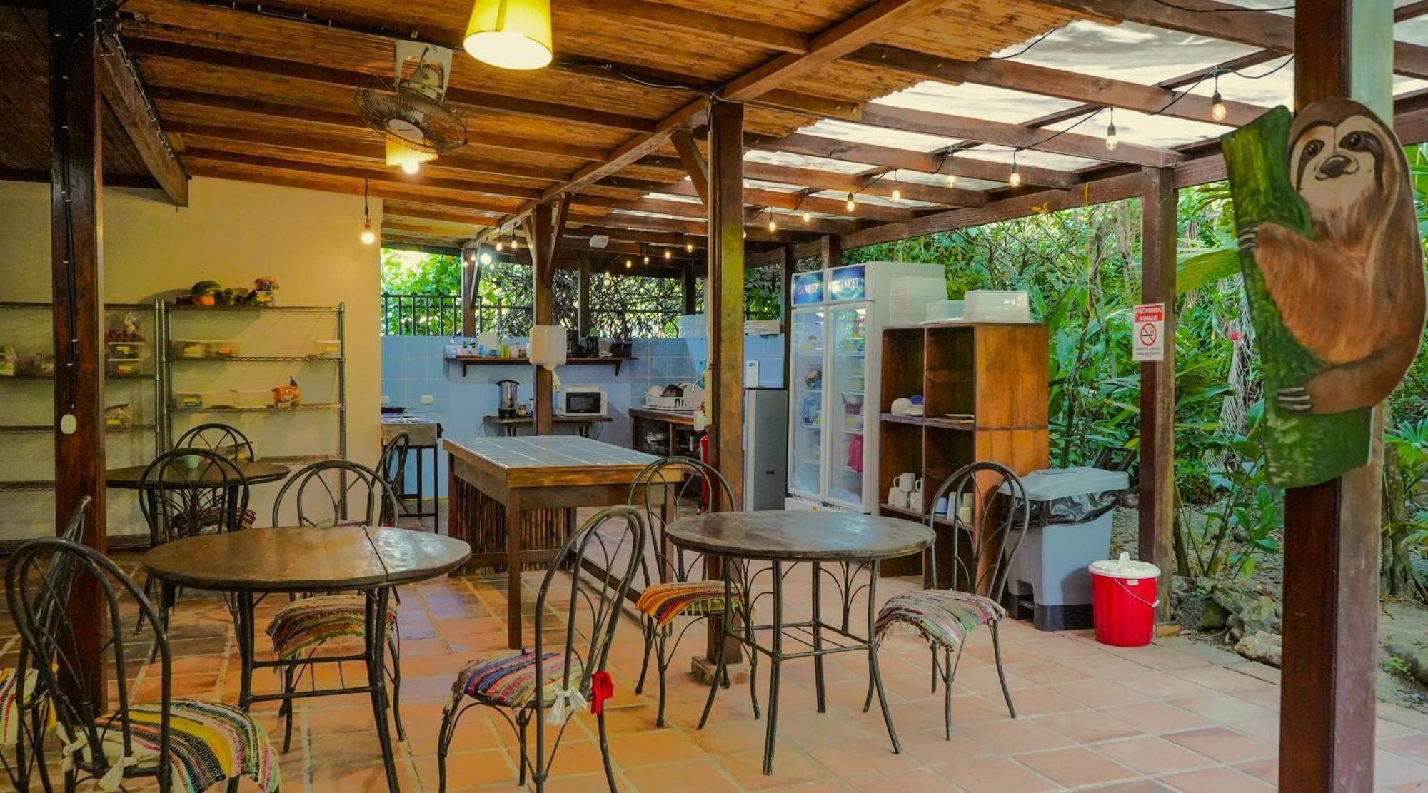 El Clan Hostel Puerto Viejo de Talamanca エクステリア 写真