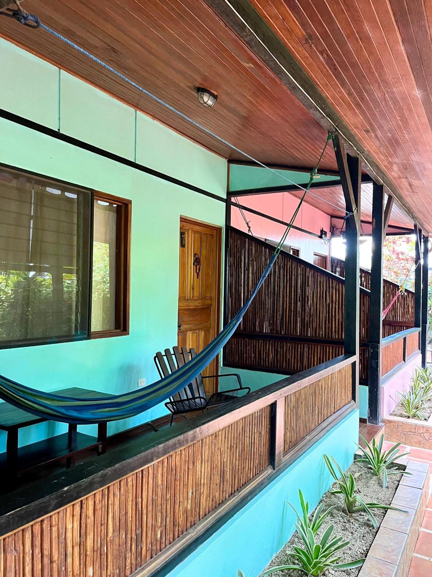El Clan Hostel Puerto Viejo de Talamanca エクステリア 写真