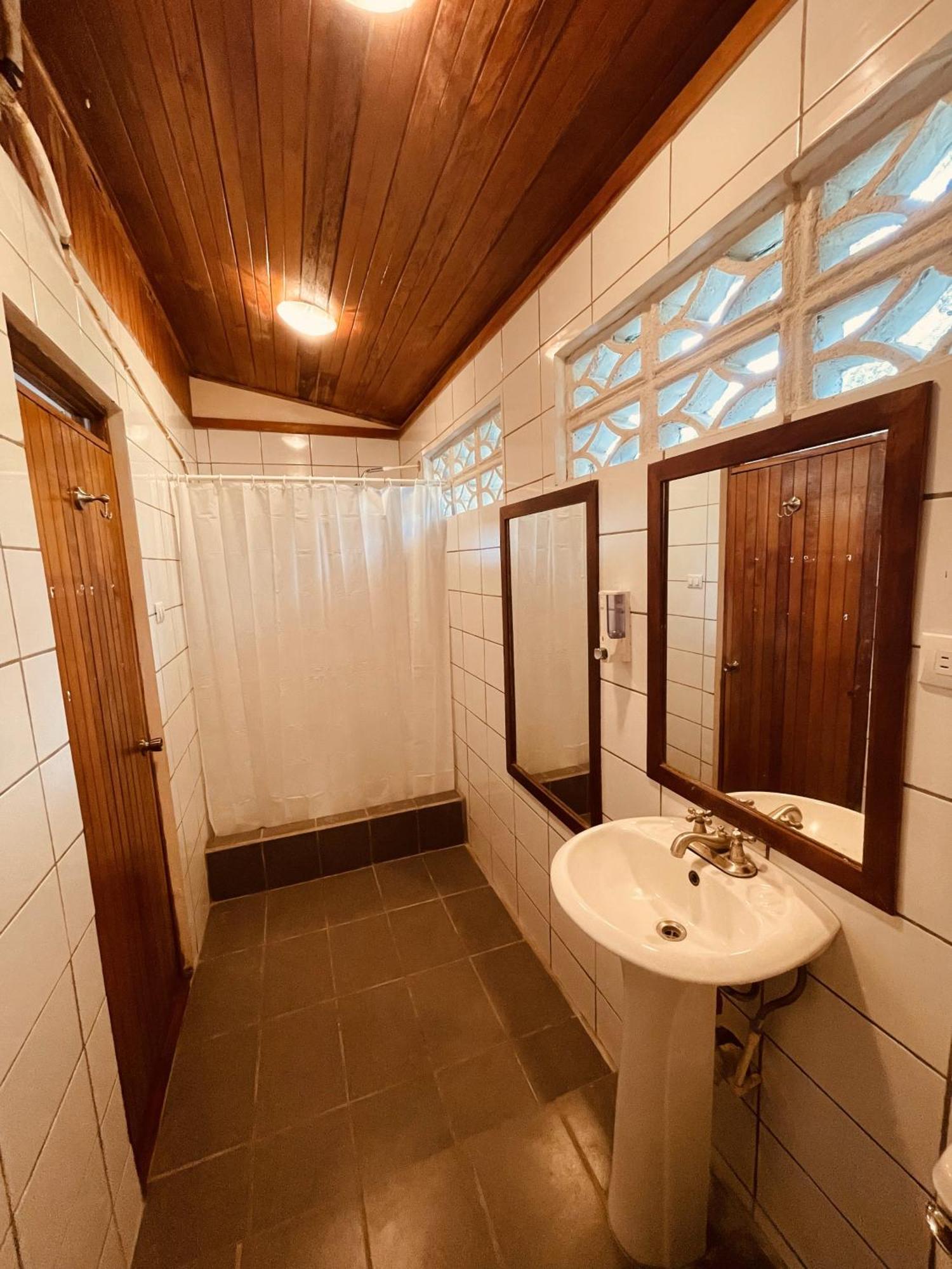 El Clan Hostel Puerto Viejo de Talamanca エクステリア 写真